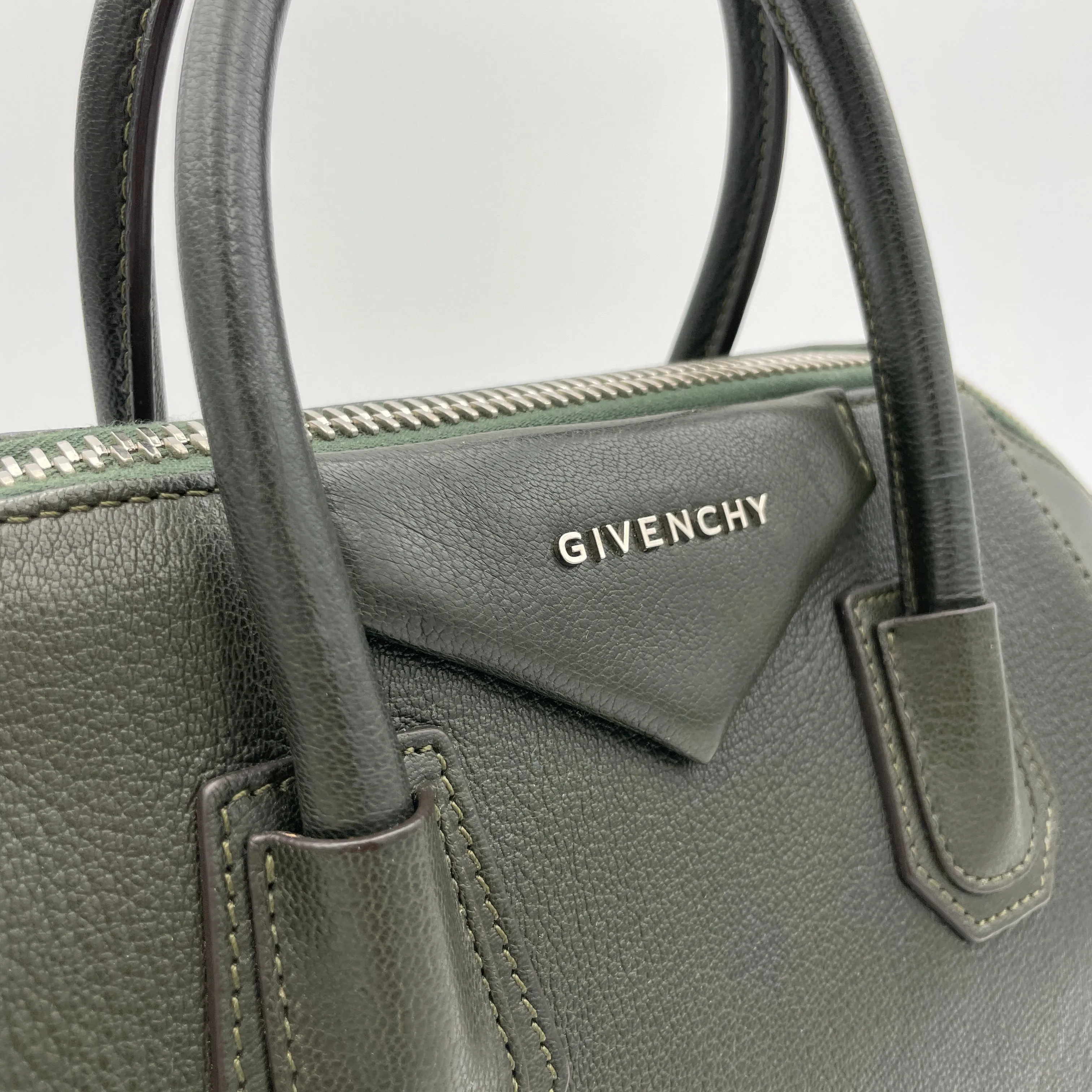 Antigona Medium Green Top Handle Bag in Goat Leather, Silver hardware