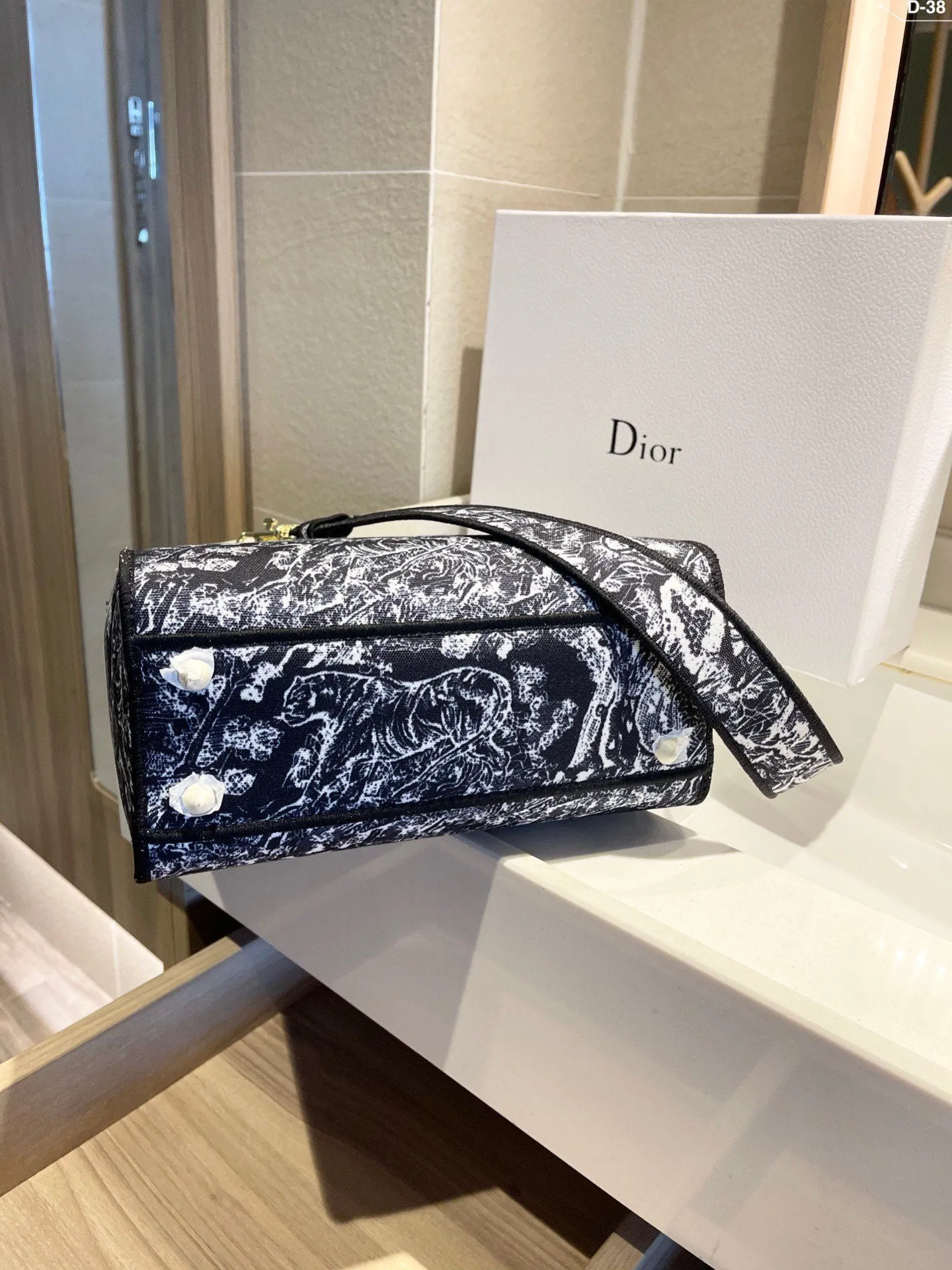 Luxury Handbags Christian Dior 301